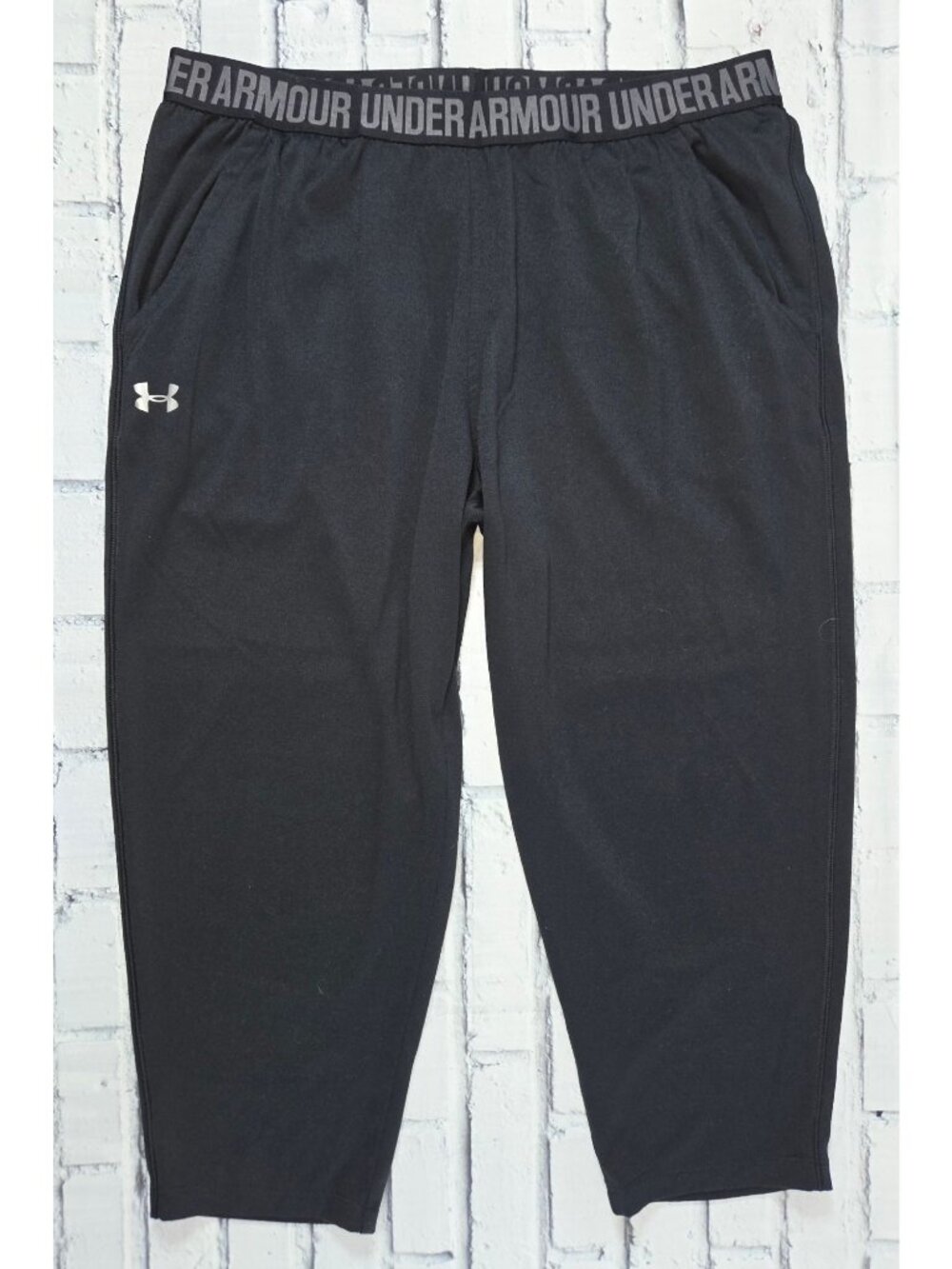 Under Armour HeatGear Black Loose-Fit Athletic Pants Large